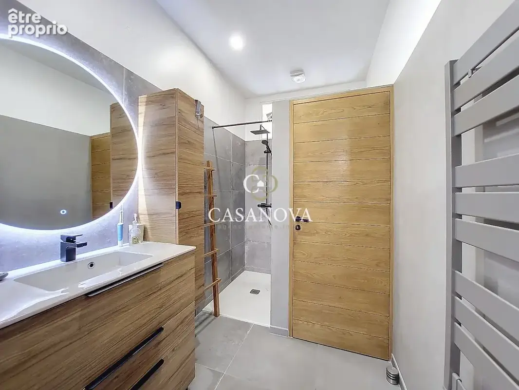 Vigneronne - Frontigan village - 208 m2 habitables - photo 12