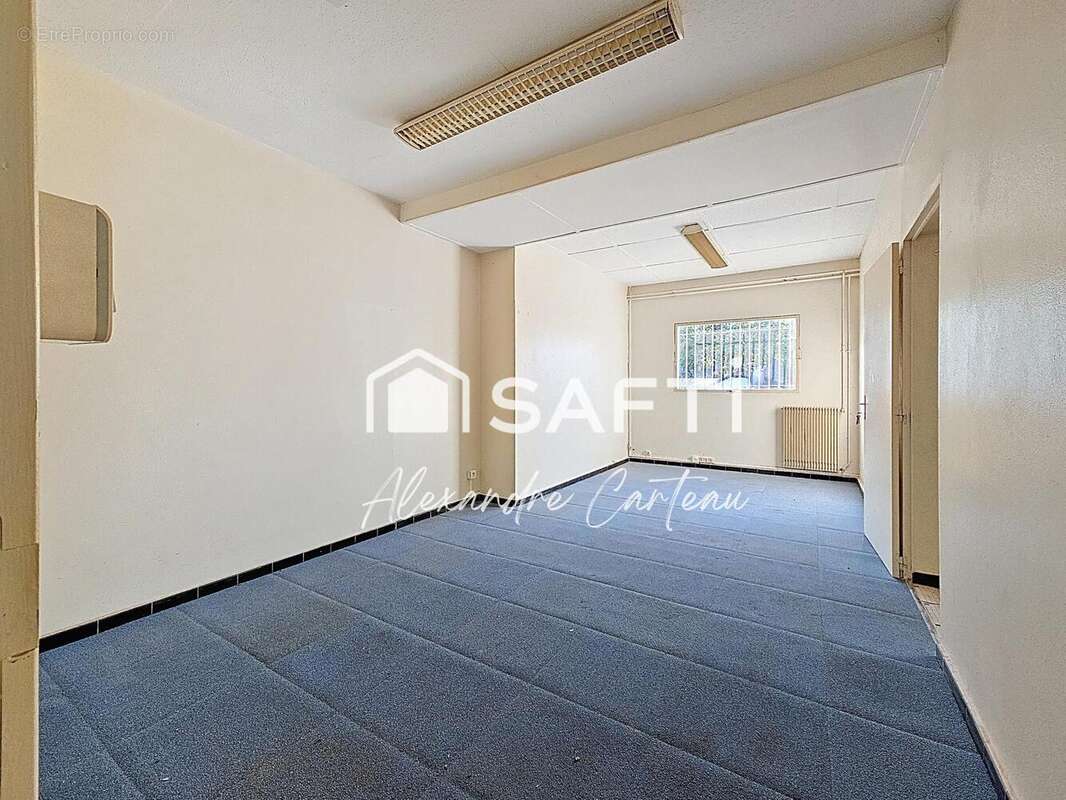 Photo 5 - Commerce à LATRESNE