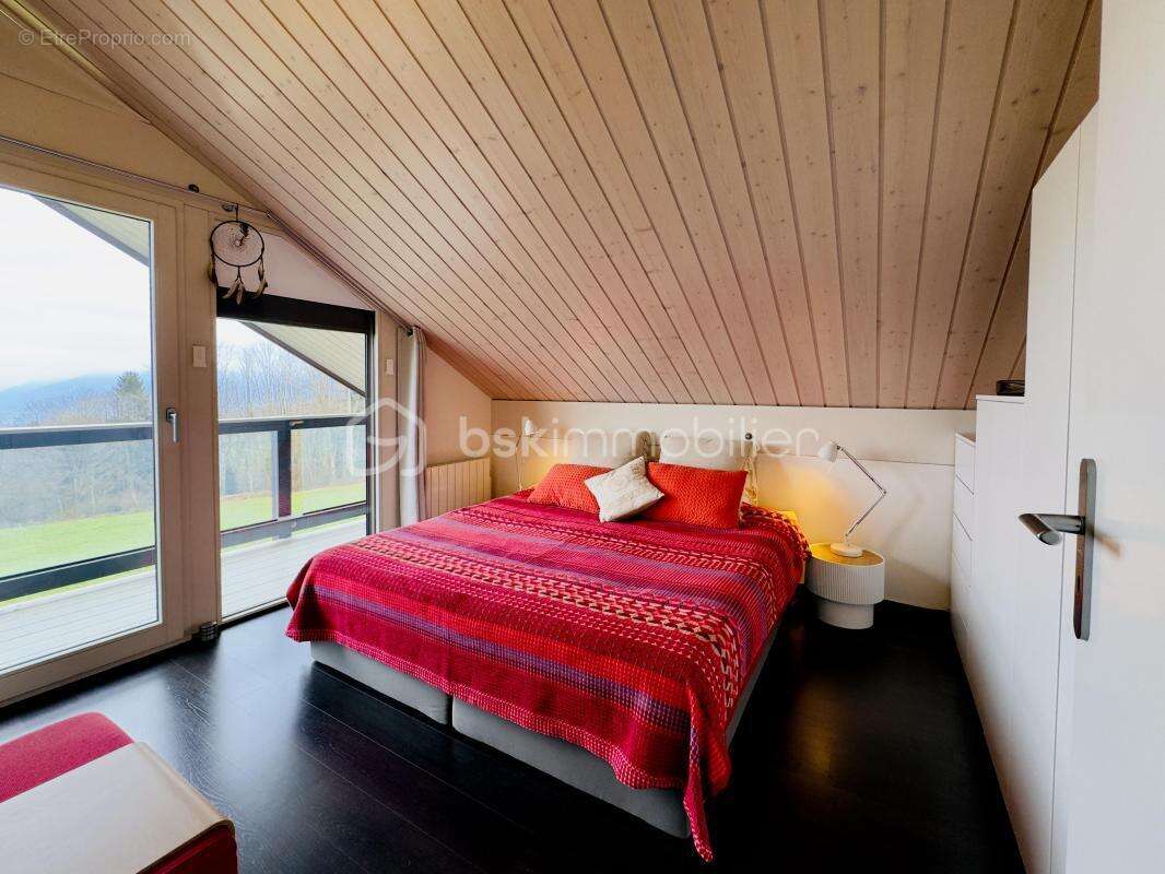 Maison à LA ROCHE-SUR-FORON