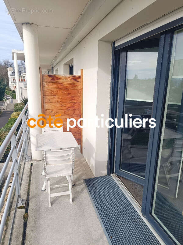 Appartement à LA VILLE-AUX-DAMES