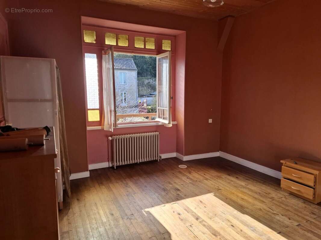 Maison à CHEF-BOUTONNE