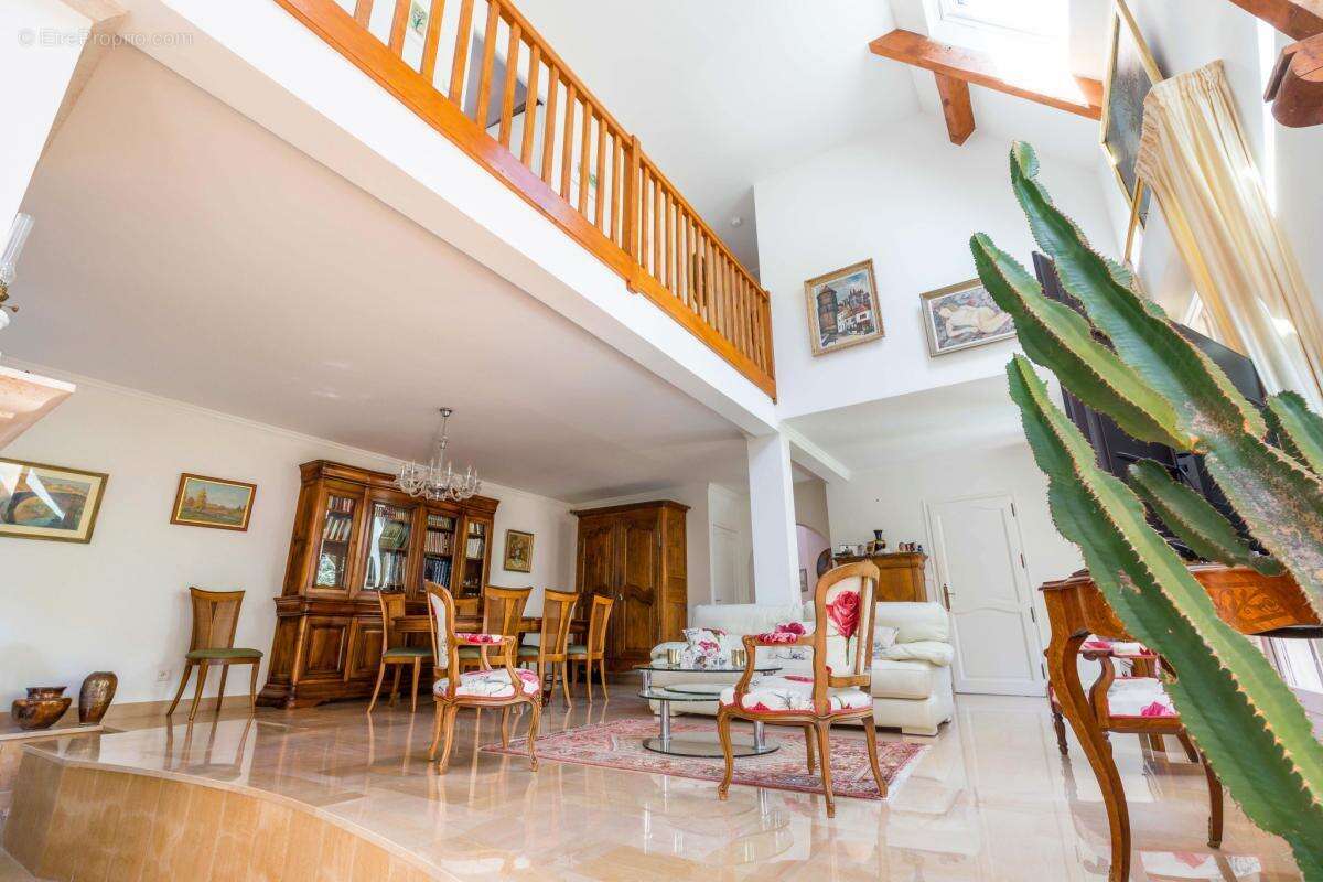 Maison à VELARS-SUR-OUCHE