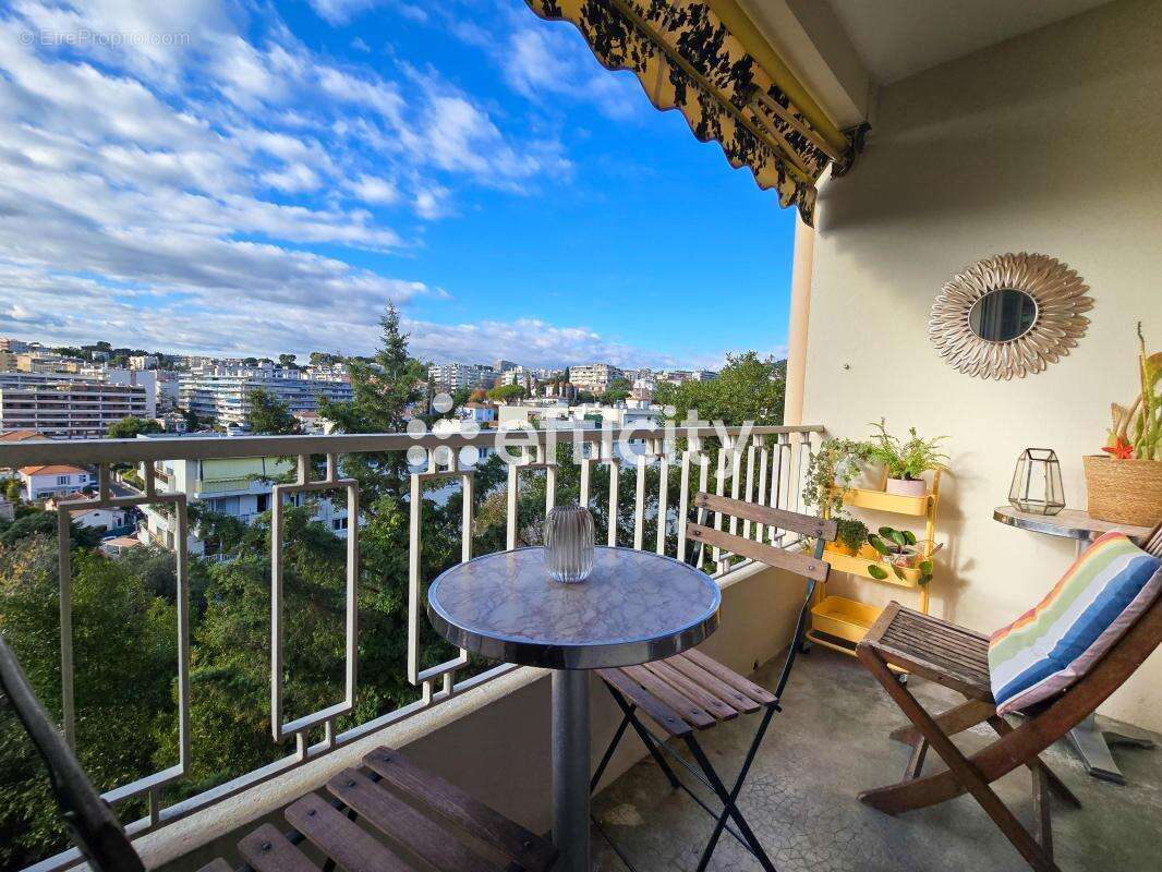 Appartement à LE CANNET