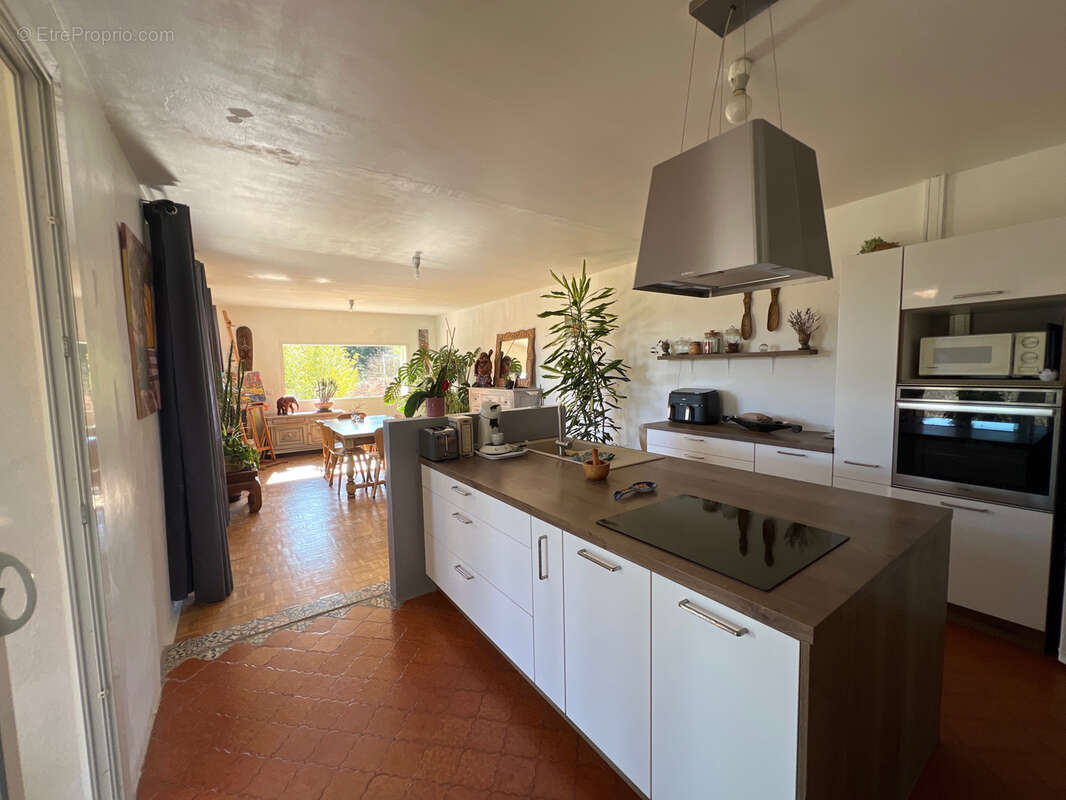 Maison à SAINT-ROMAIN-DE-LERPS