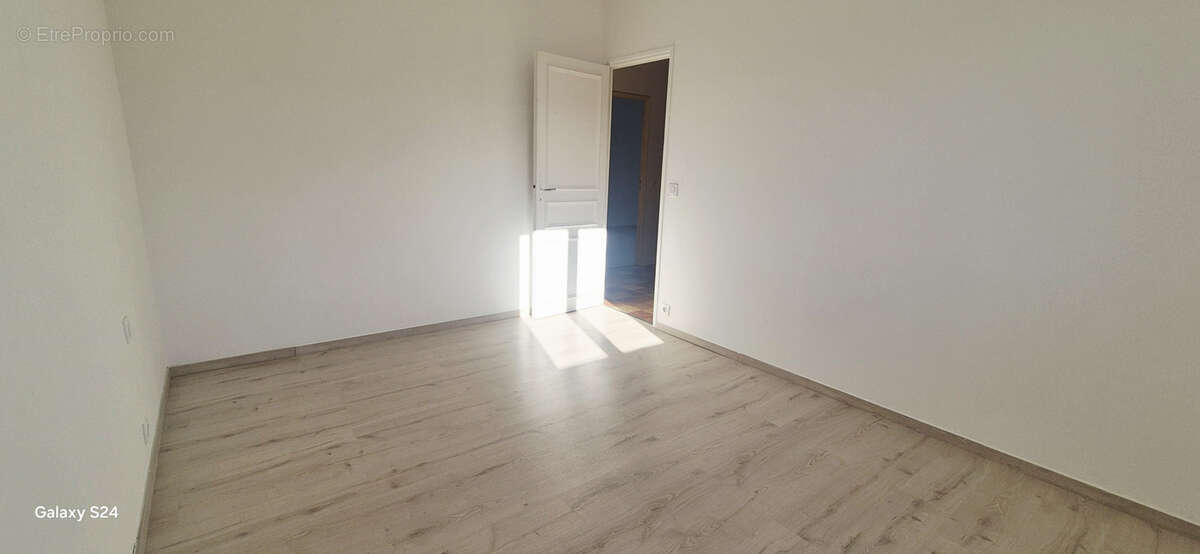 Maison à VILLENEUVE-LA-COMPTAL