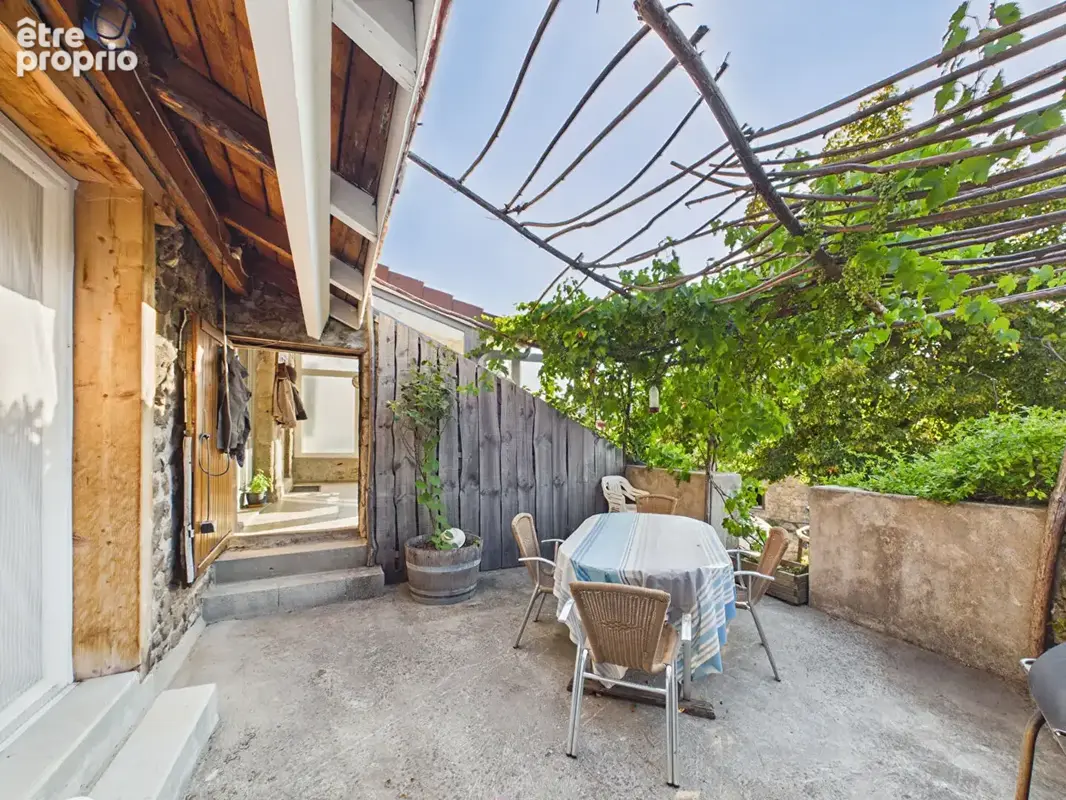 Maison au coeur d'un hameau avec dépendance et vaste terrain à Desaignes - photo 3
