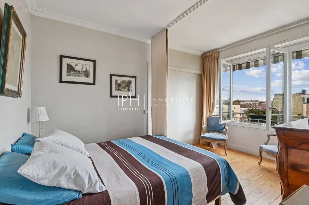 Appartement à NEUILLY-SUR-SEINE