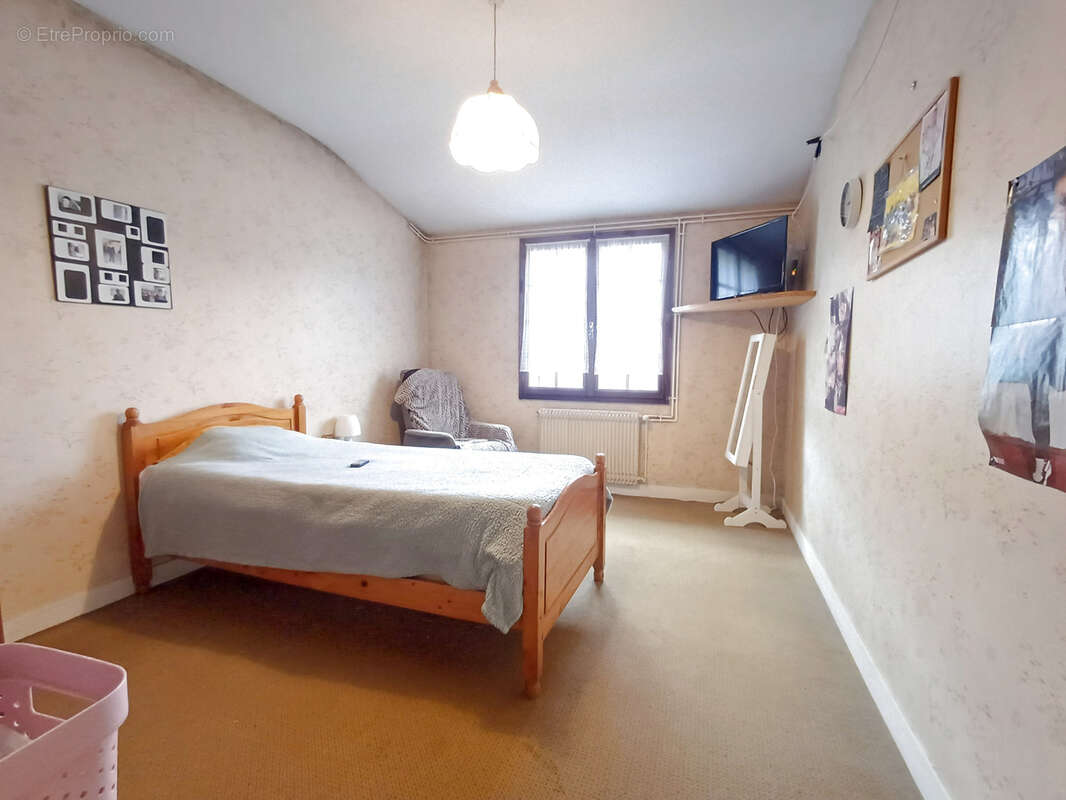 Maison à BAIGNES-SAINTE-RADEGONDE