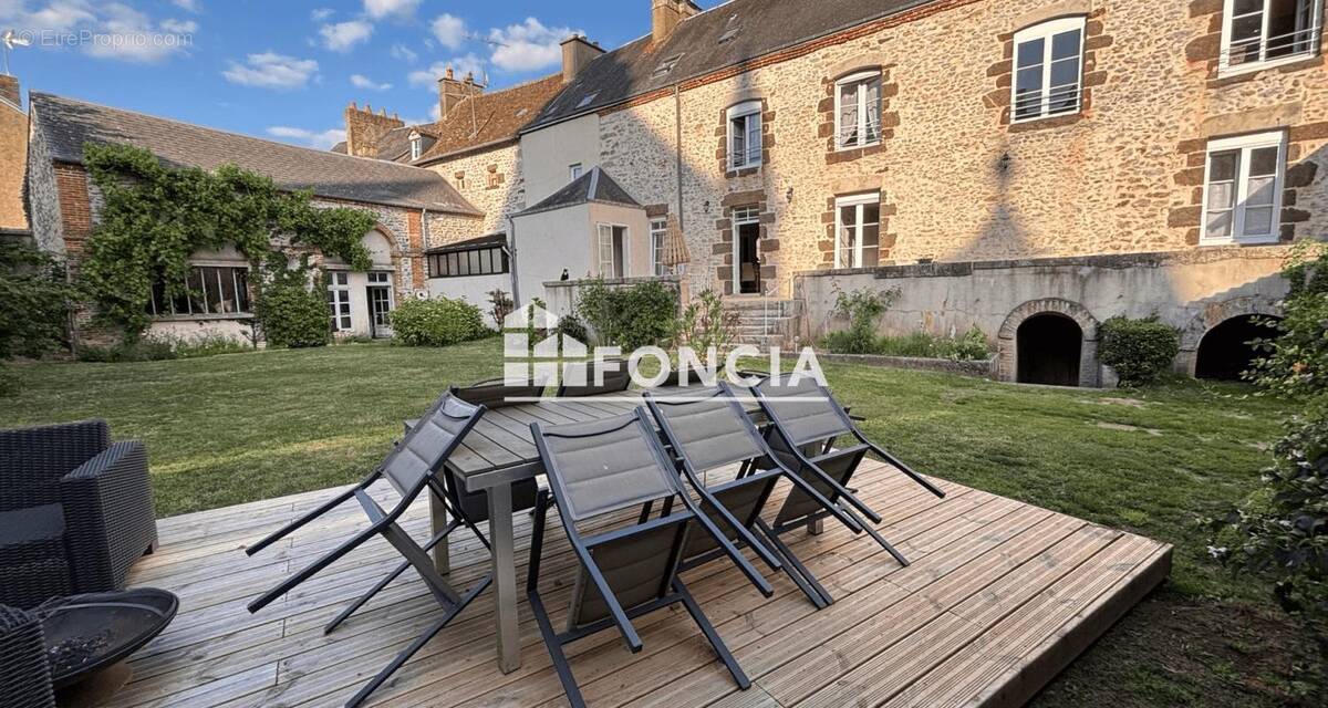 Maison à FRESNAY-SUR-SARTHE