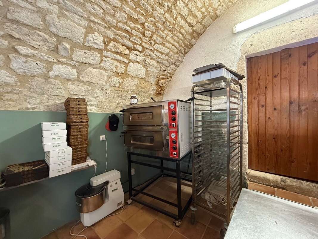 Montcuq (46): Fond de commerce - photo 5