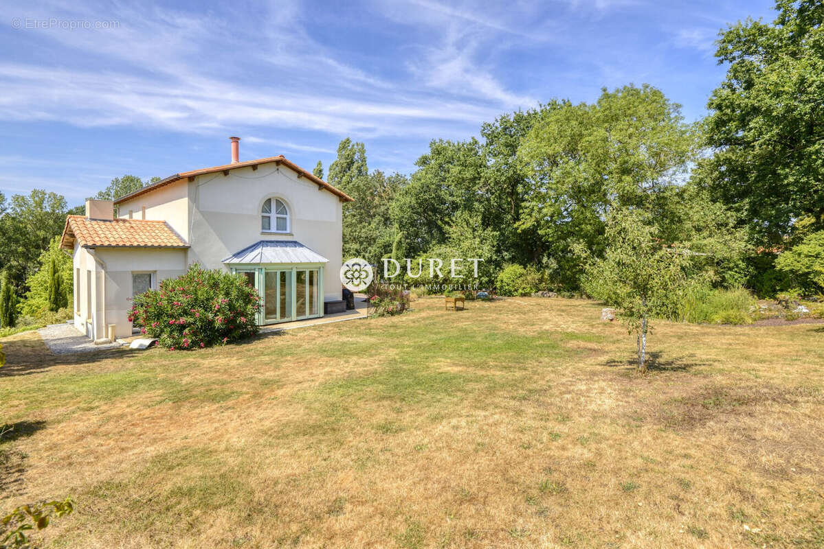 Maison 161 m² à Cugand  - photo 5