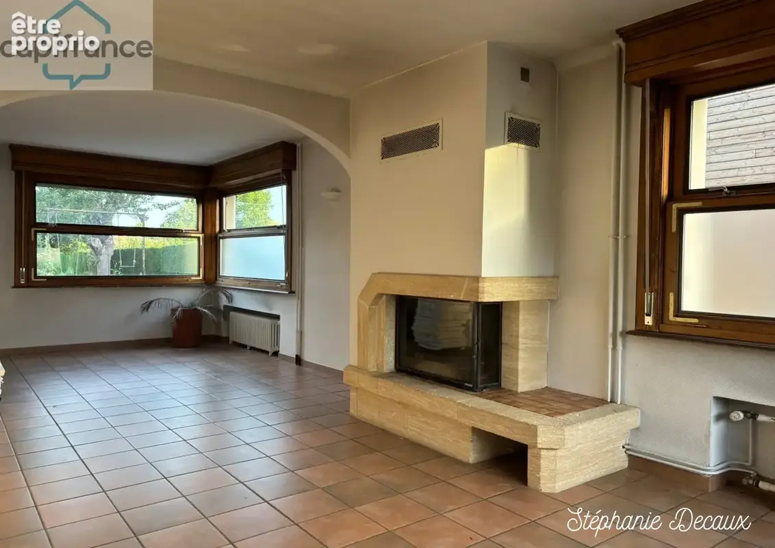 A VENDRE : VALENCIENNES (59) Un bien, mille possibilités : Maison + local professionnel ou logement indépendant ou commerce ou e - photo 2