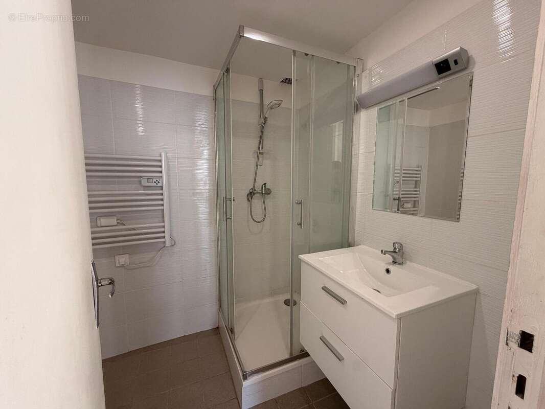   - Appartement à LYON-5E