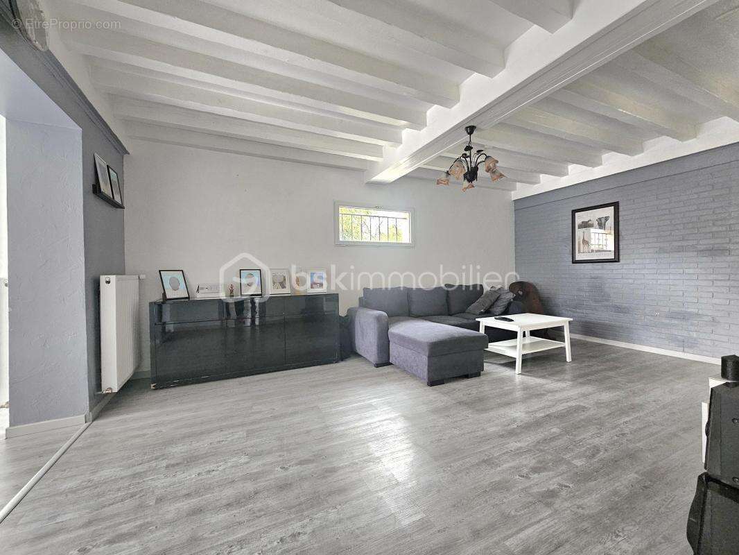 Maison à SAINT-PIERRE-LES-NEMOURS