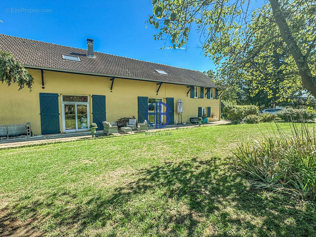 Maison à LA TOUR-DU-PIN