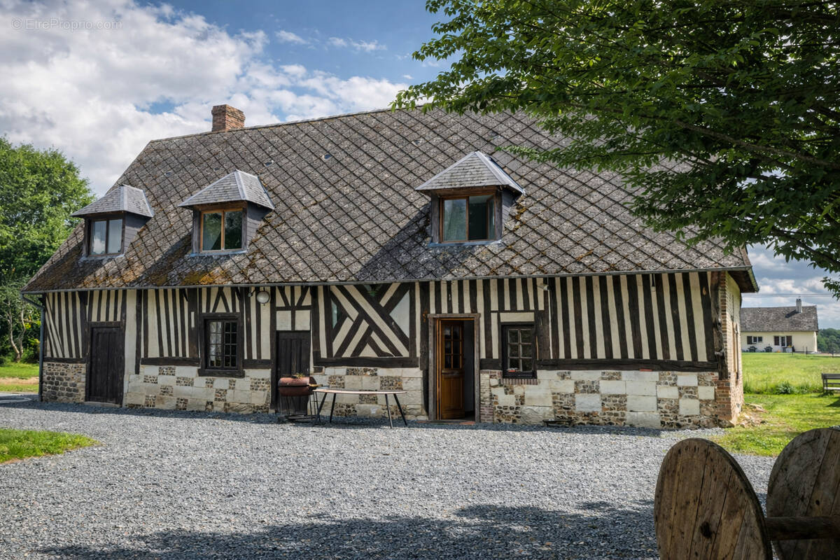 Maison à NEUVILLE-SUR-AUTHOU