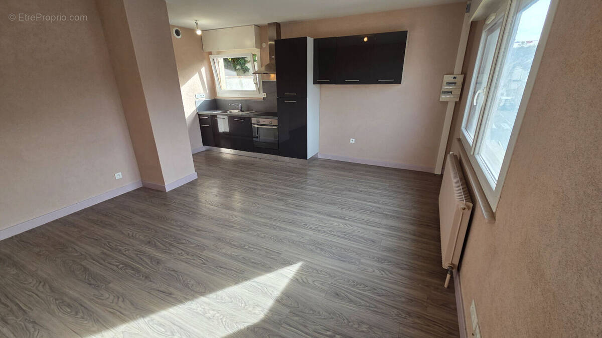 Appartement à BONNE