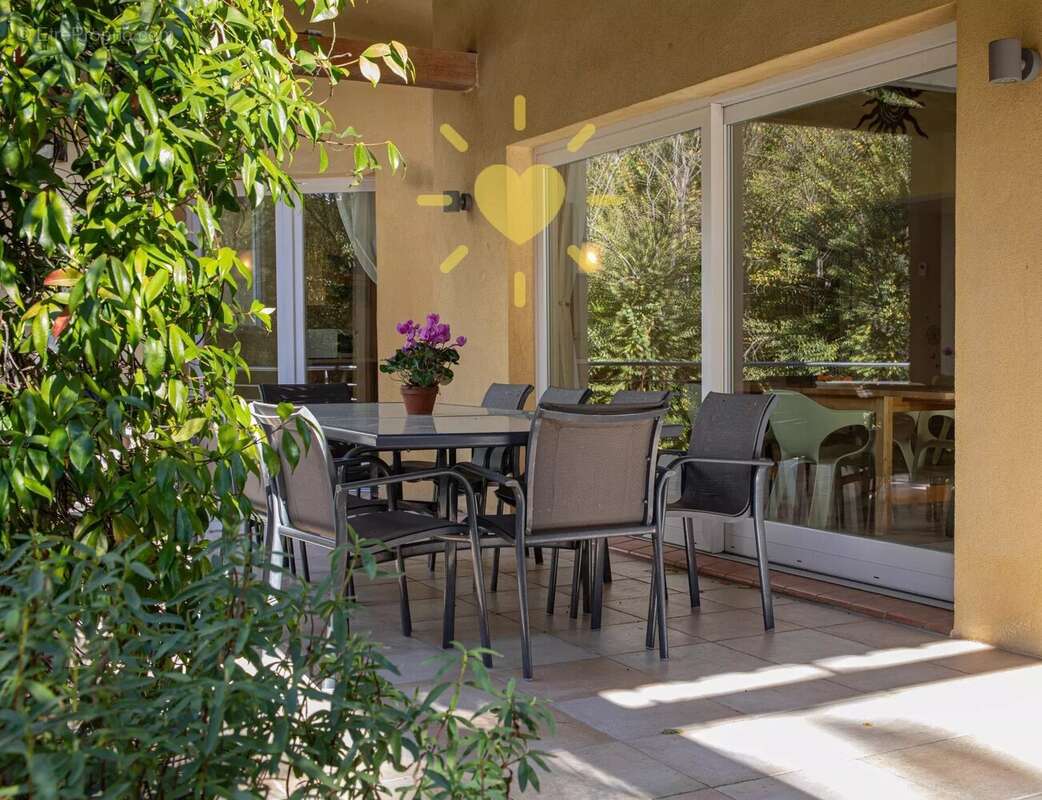 BARGEMON :  Villa Contemporaine- 6 pièces avec piscine chauffée - photo 3