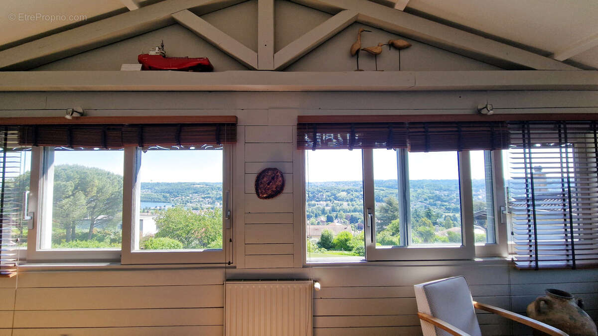 Maison à COUZON-AU-MONT-D&#039;OR