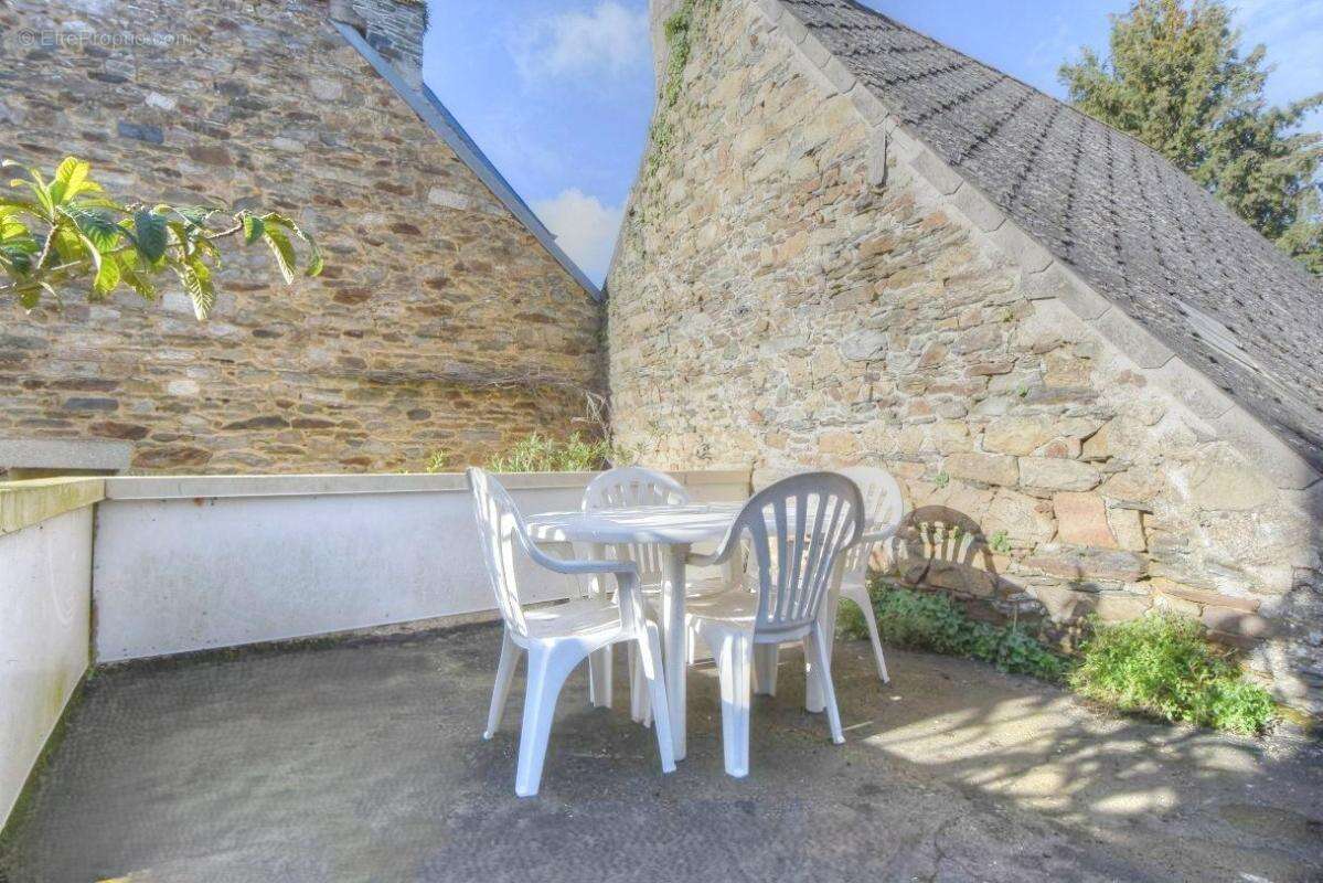 Immeuble d'habitation  et commerce de 177 m2 en centre ville - photo 16
