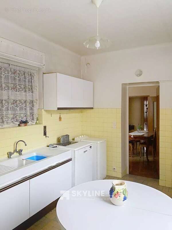 Appartement à MARSEILLE-1E