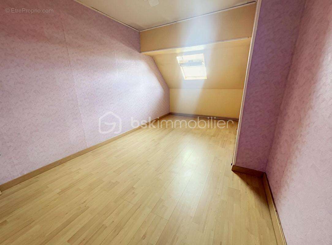 En exclusivite, maison avec garage et jardin - photo 12