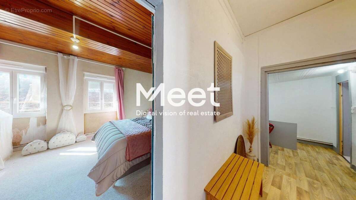 Maison à LIGNY-LE-CHATEL