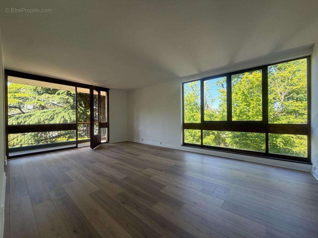 Appartement à LA CELLE-SAINT-CLOUD