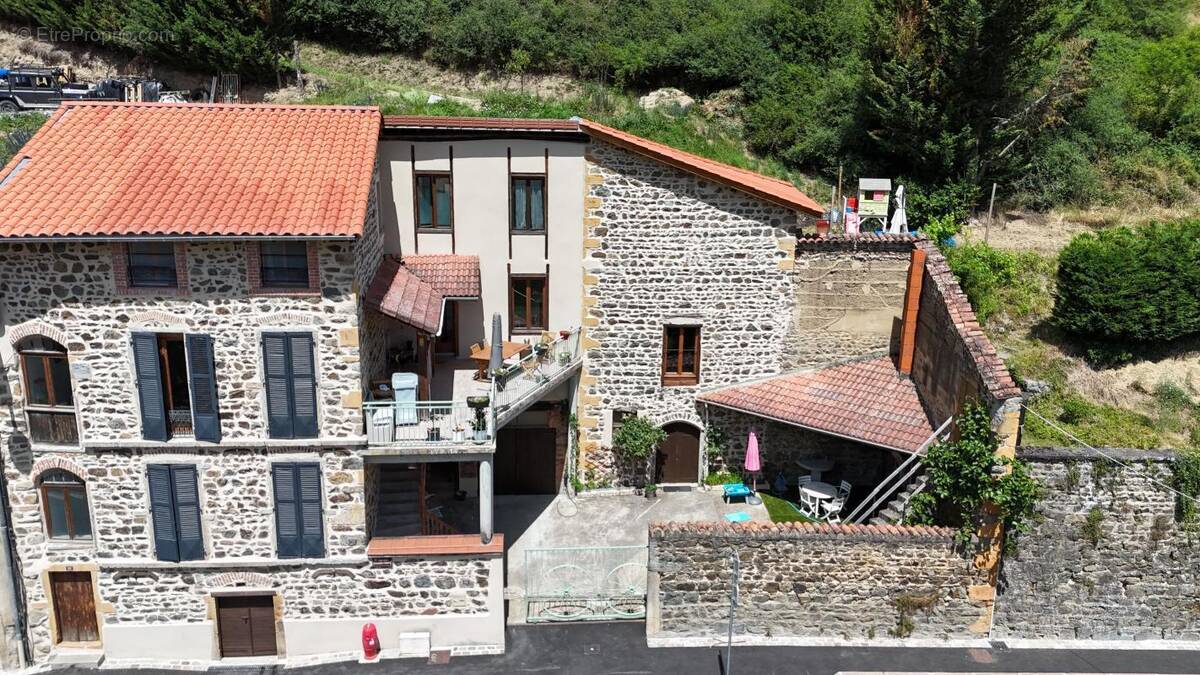 Maison à SAINT-CLEMENT-SUR-VALSONNE