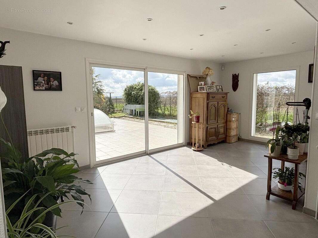 Maison à ESTREES-SAINT-DENIS