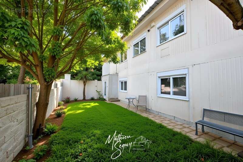 Commerce à SAINT-GENIS-LAVAL