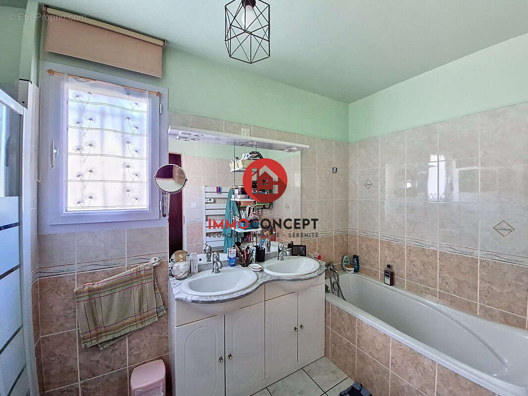 Maison à MONTFAUCON