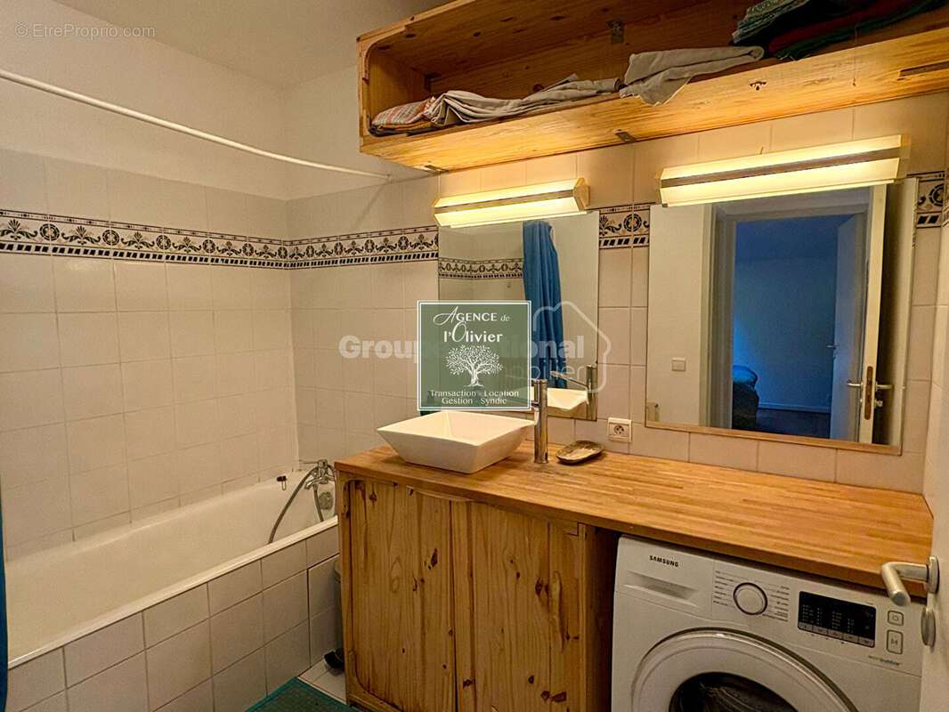 ARLES. Appartement dans un hôtel particulier - photo 10
