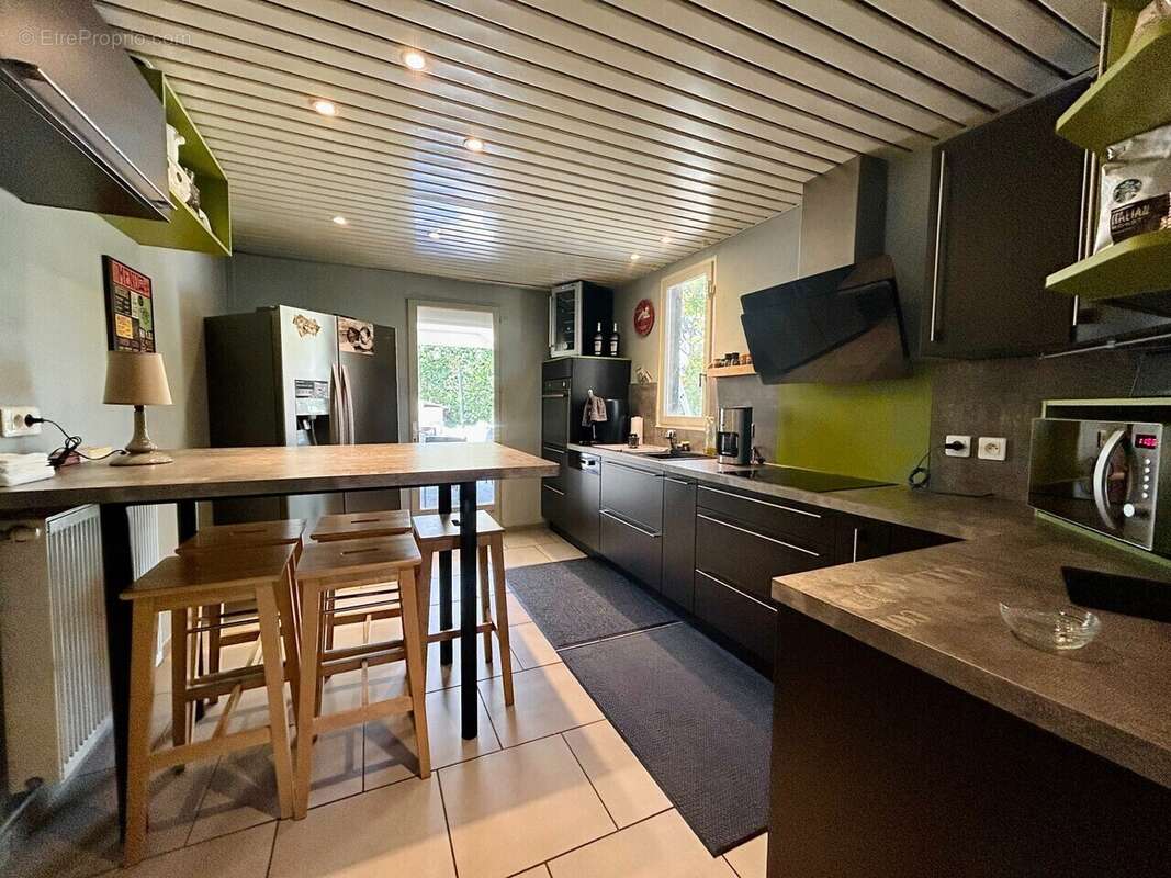 Maison à SAINT-JEAN-DE-MUZOLS