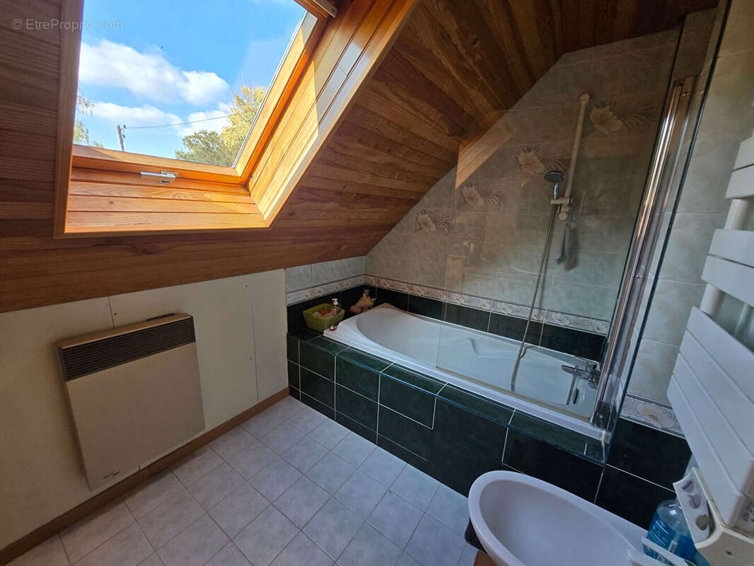 Maison à SAINTE-GENEVIEVE-DES-BOIS