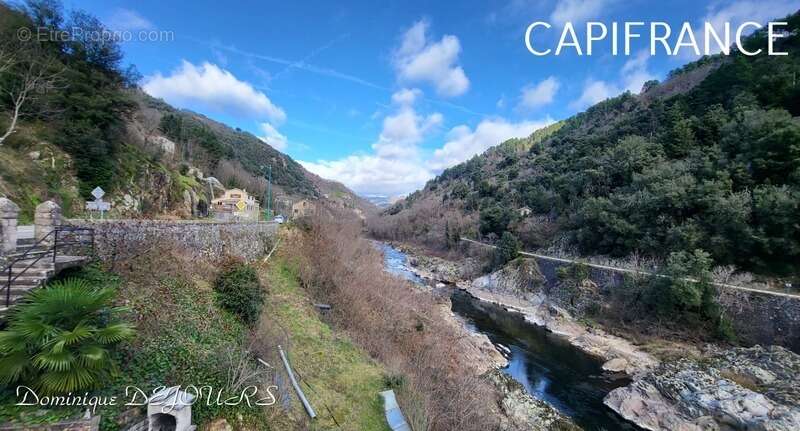 Maison à SAINT-SAUVEUR-DE-MONTAGUT