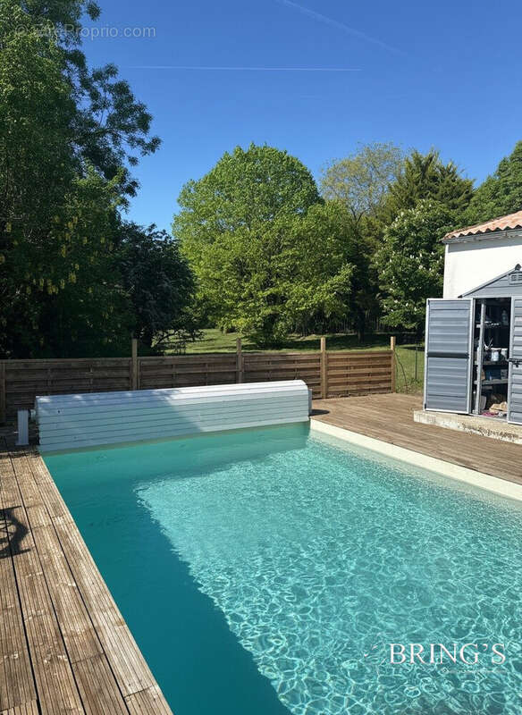 Maison 202 m² à Anville  - photo 2