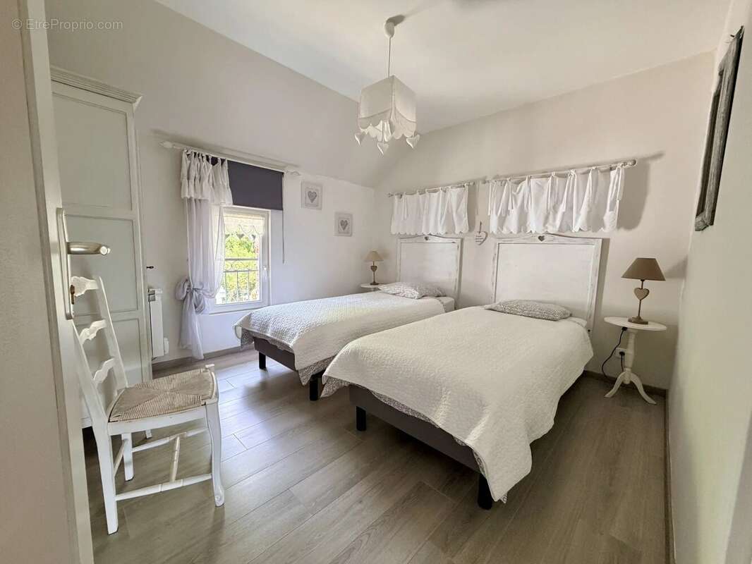 Grande propriété 9 chambres à BERNAY - Plain-pied possible - 290m2/16000m2 - photo 10