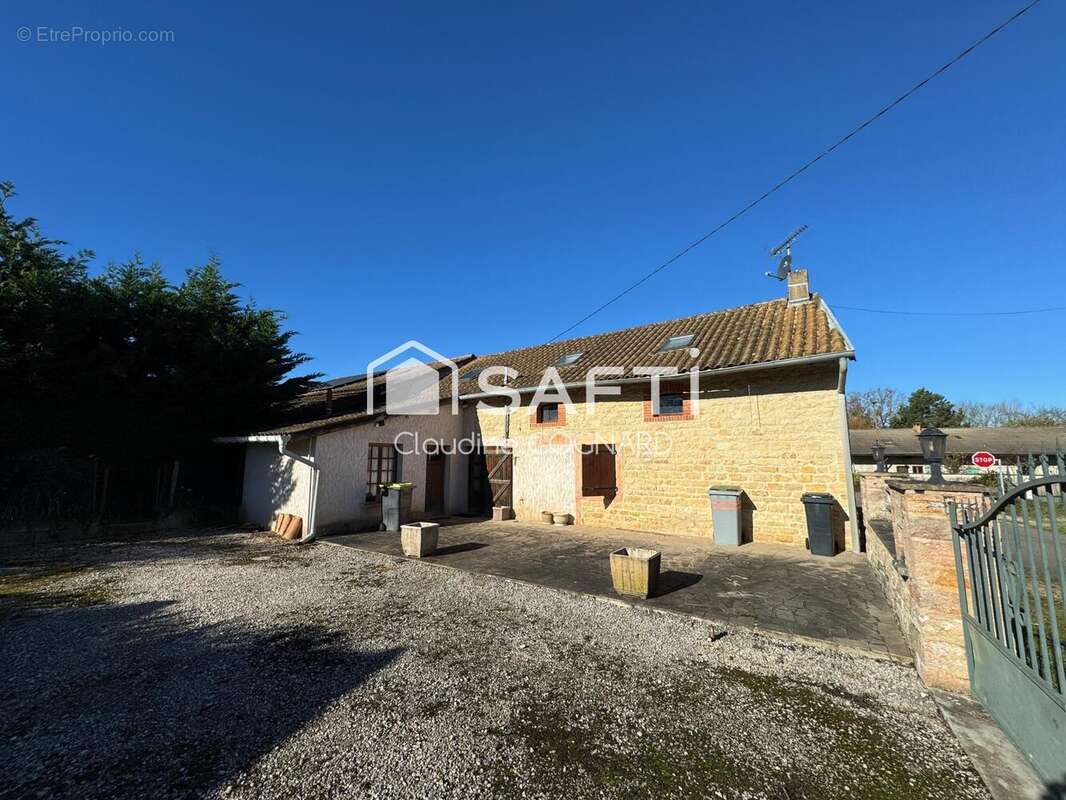 Maison 112 m² à La Genete  - photo 3