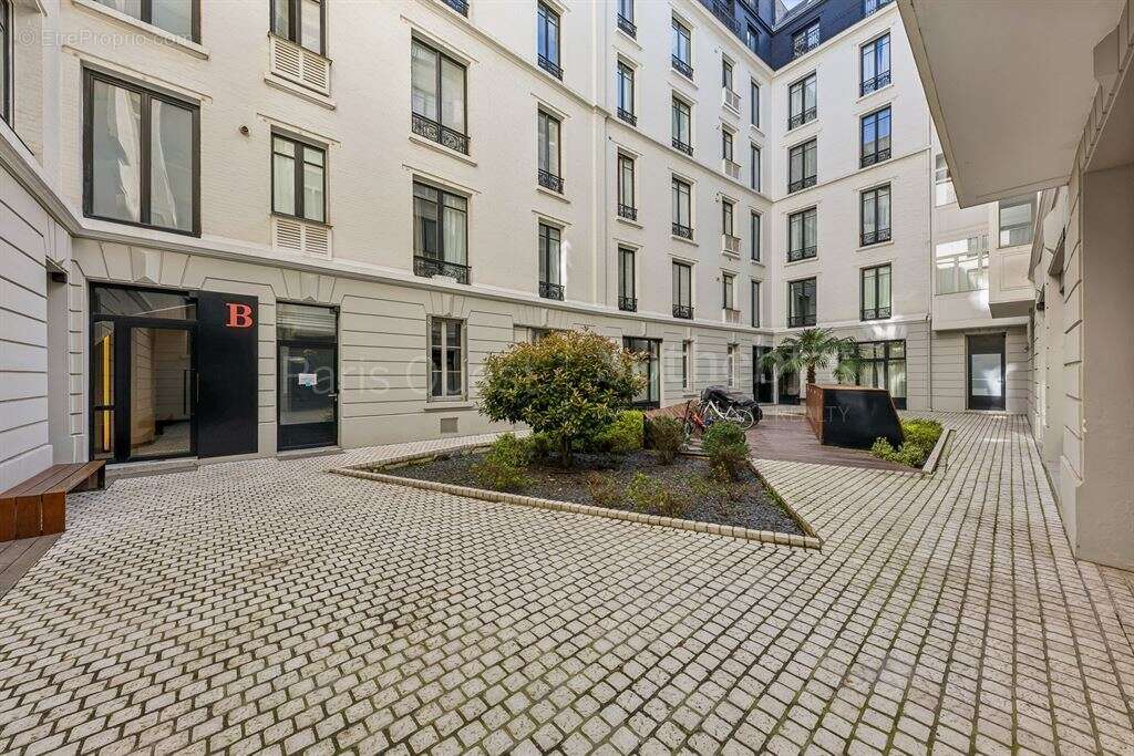 Appartement à PARIS-8E