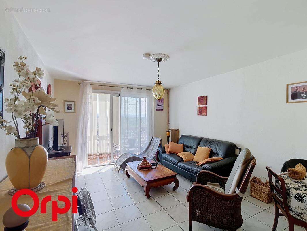 Appartement à HYERES