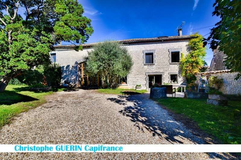 Maison à CHAMPNIERS