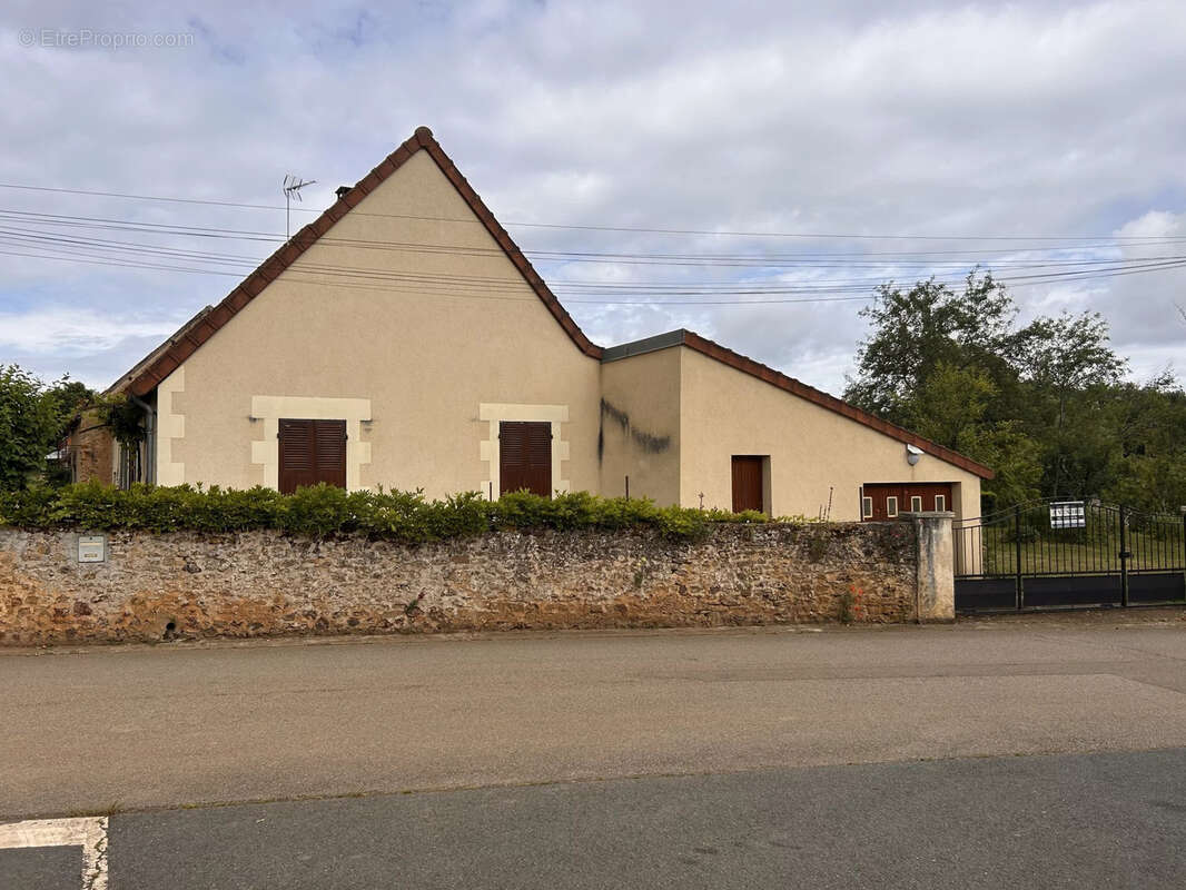 Maison à SACIERGES-SAINT-MARTIN