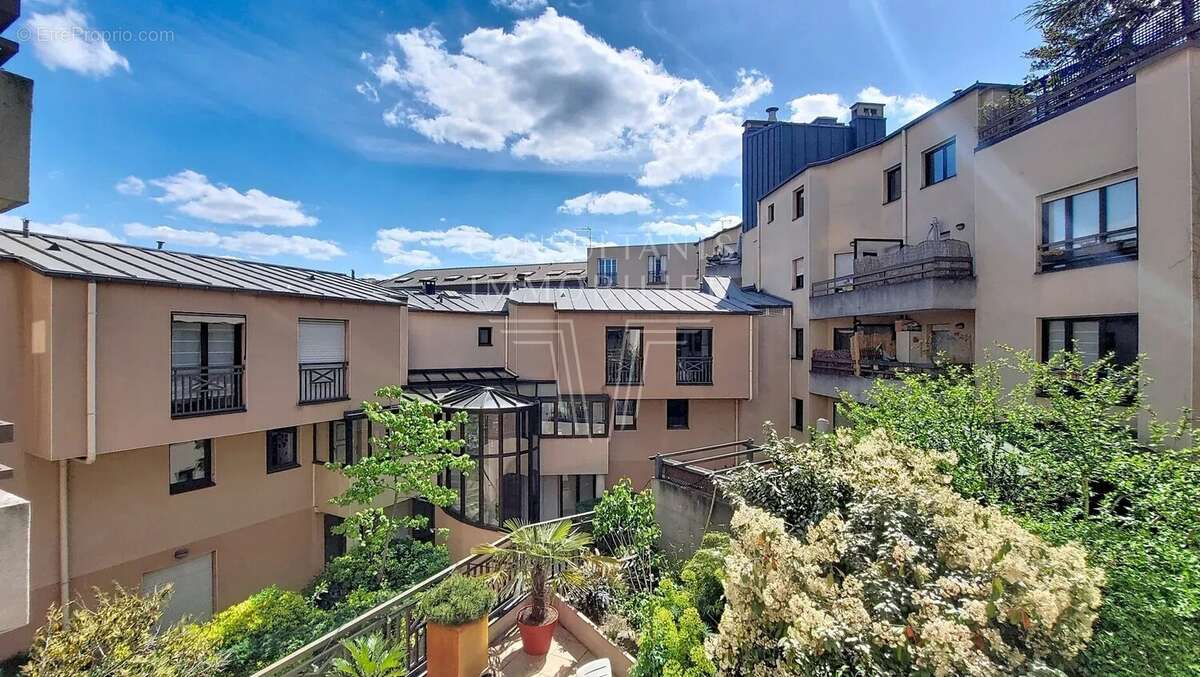 Appartement à SURESNES