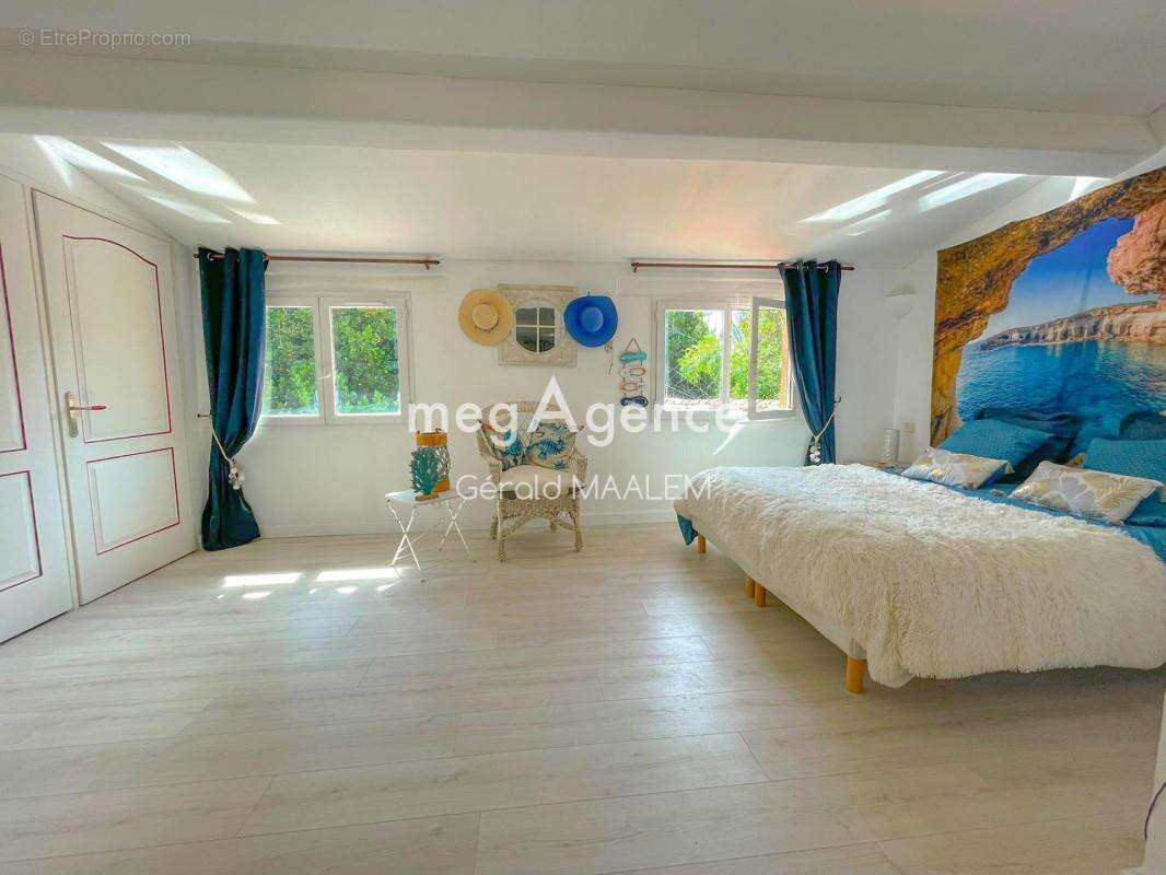 Villa de 204m² avec piscine à Roquebrune-sur-Argens - photo 11