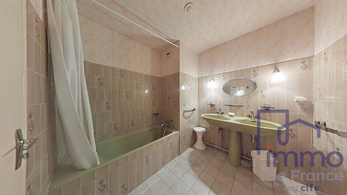 Appartement à SAINT-ETIENNE