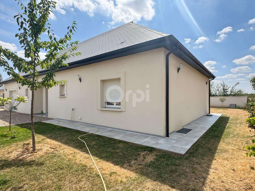 Maison 6 pièces de 198 m² - photo 3