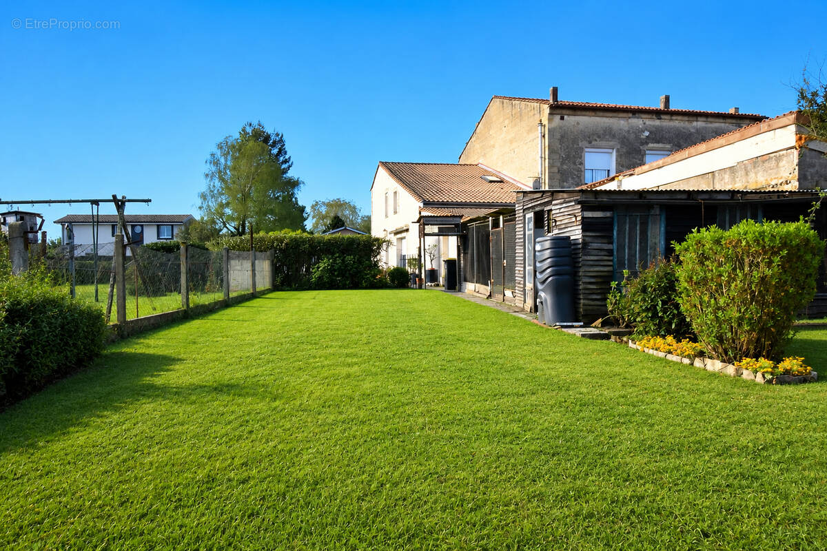 Maison à CADAUJAC