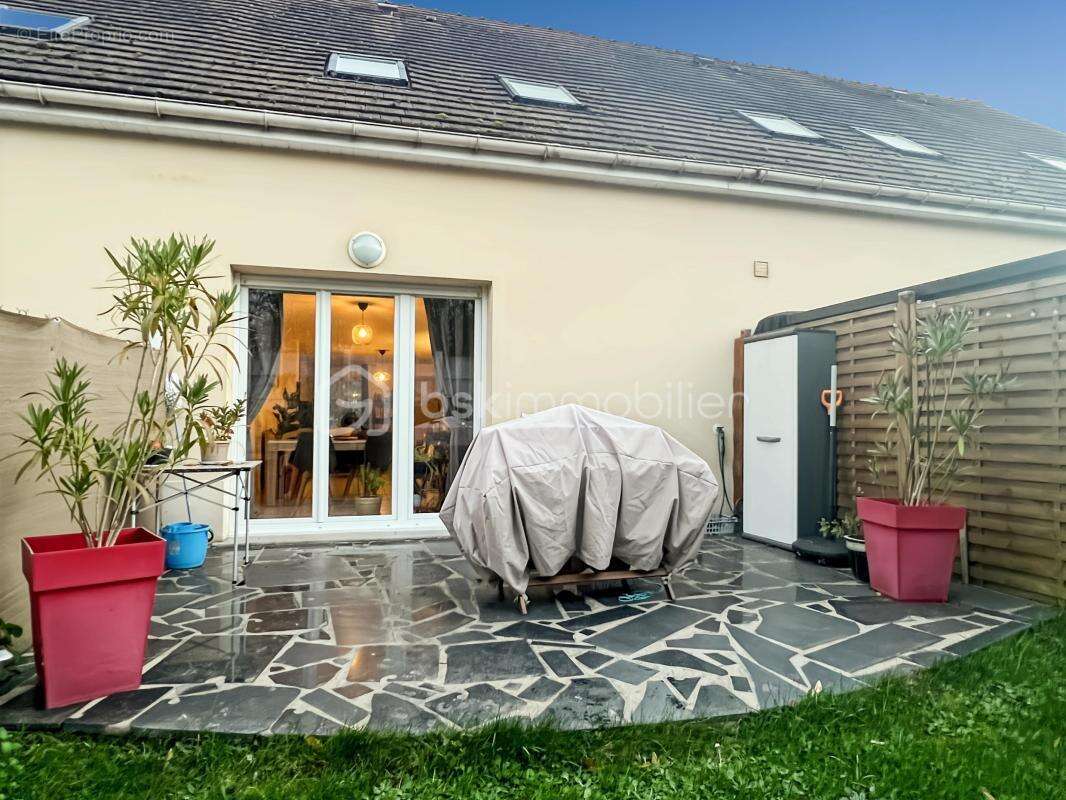 Maison à JANVILLE-SUR-JUINE