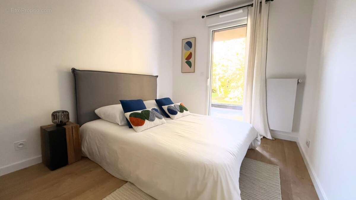 Appartement - Rennes - 3 pièces - 58.8 m2 + Parking + Loggia - Quartier Jeanne d'Arc - photo 6